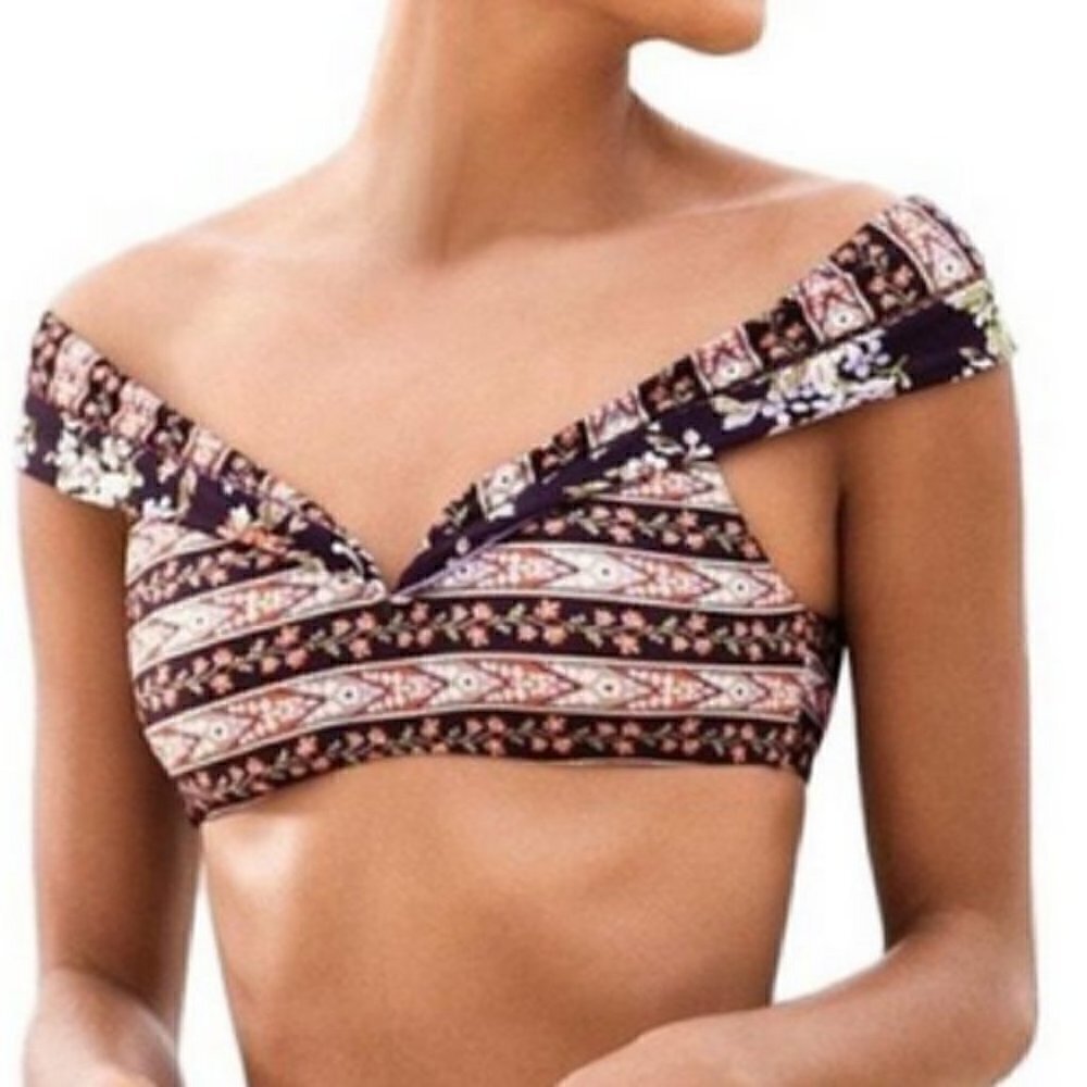 NWT Ladder Inset Off The Shoulder swim Bra